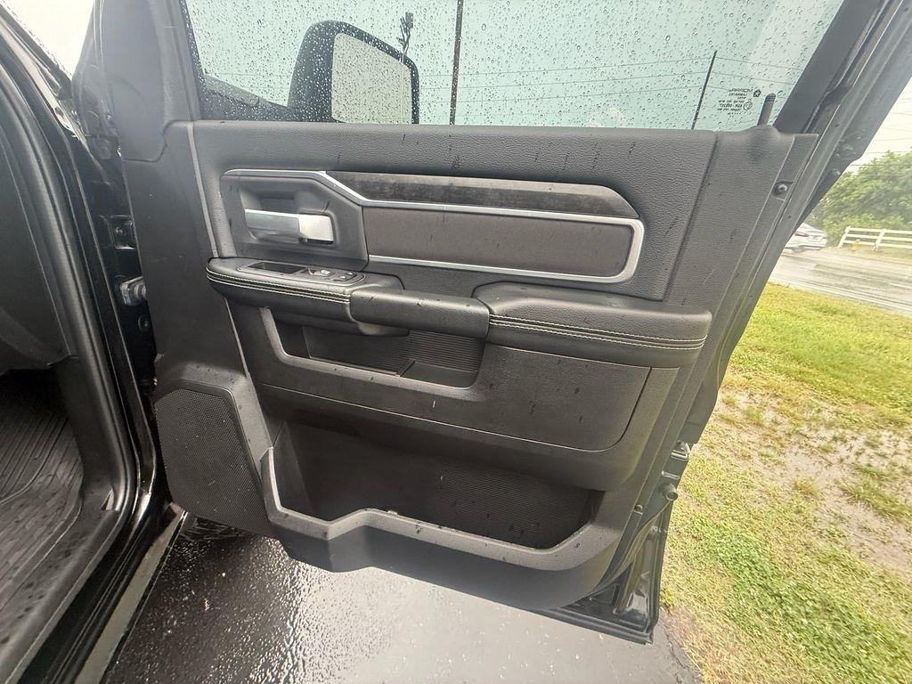 RAM 2500 Big Horn Crew Cab 4WD 2024