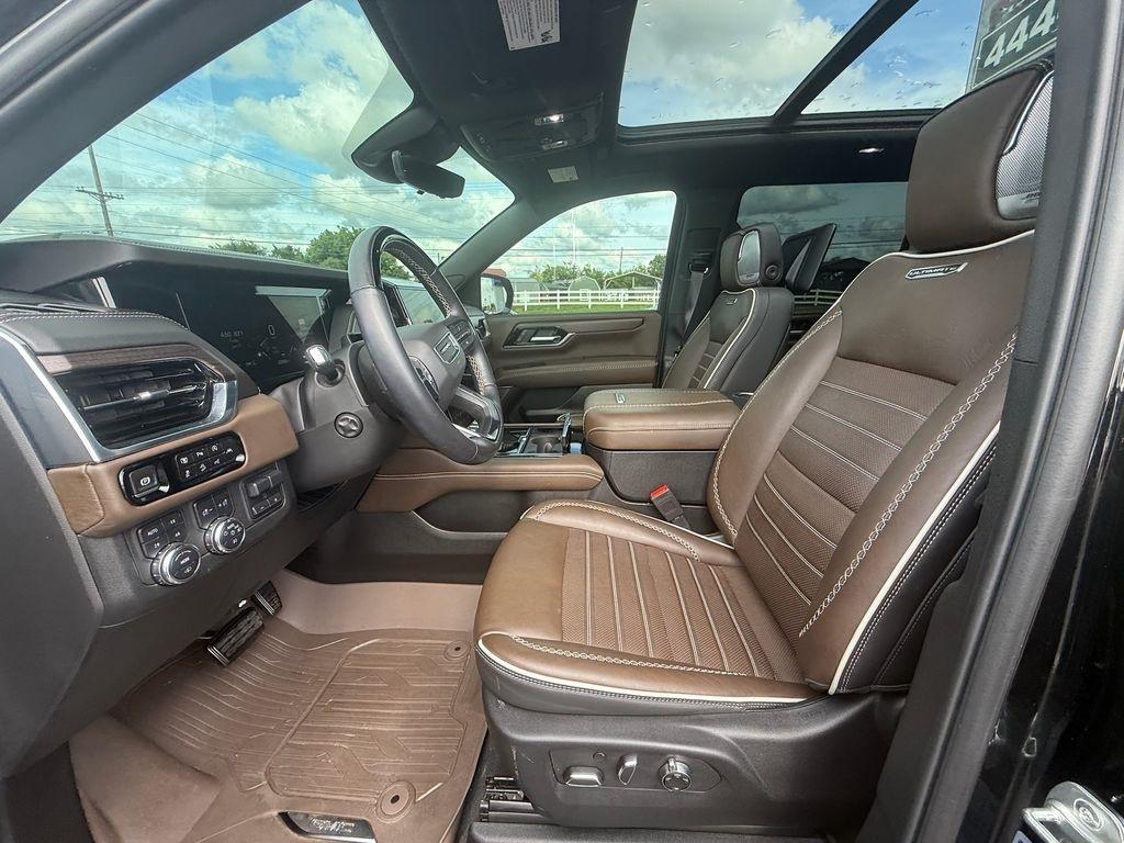 GMC Yukon XL Denali Ultimate 4WD 2025
