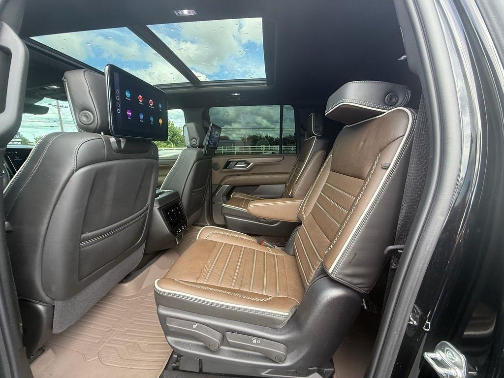 GMC Yukon XL Denali Ultimate 4WD 2025