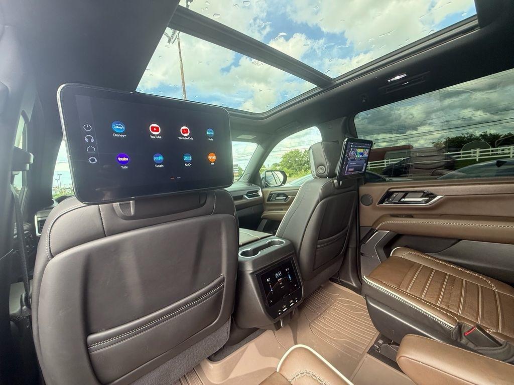 GMC Yukon XL Denali Ultimate 4WD 2025