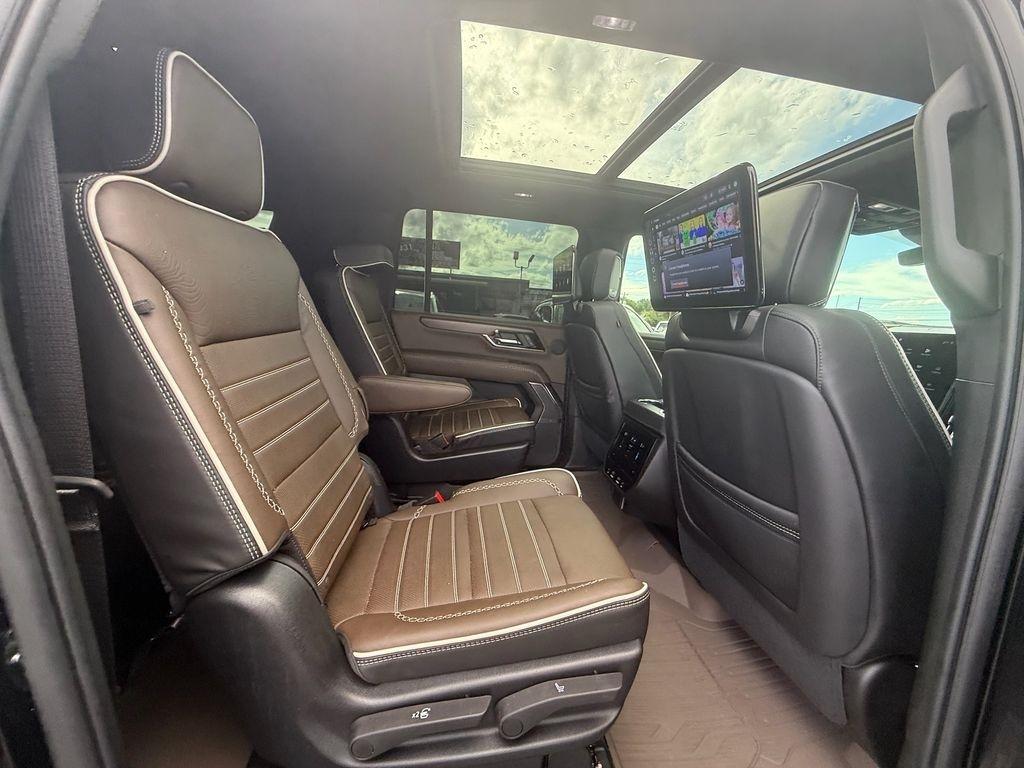 GMC Yukon XL Denali Ultimate 4WD 2025
