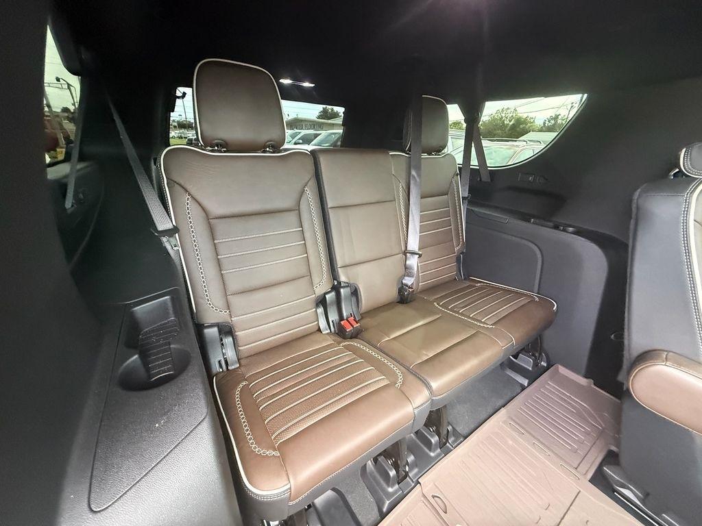GMC Yukon XL Denali Ultimate 4WD 2025