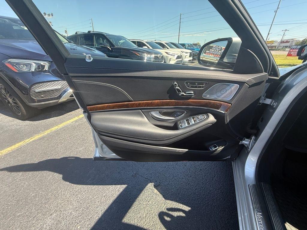 Mercedes-Benz S-Class S550 2014