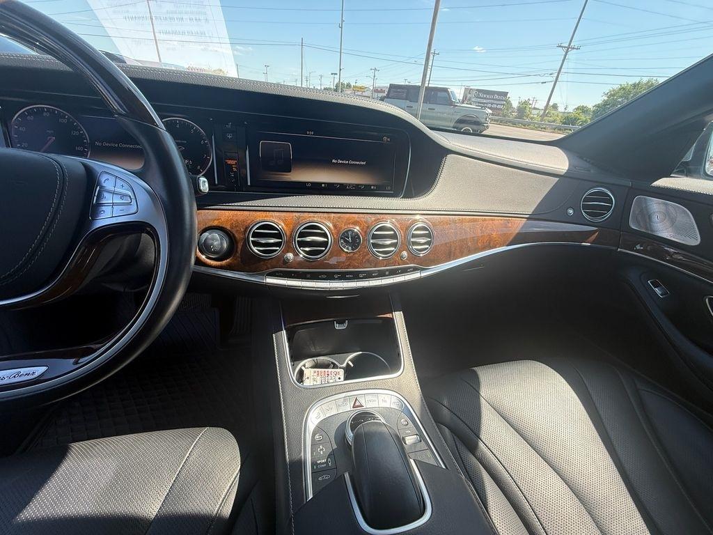Mercedes-Benz S-Class S550 2014