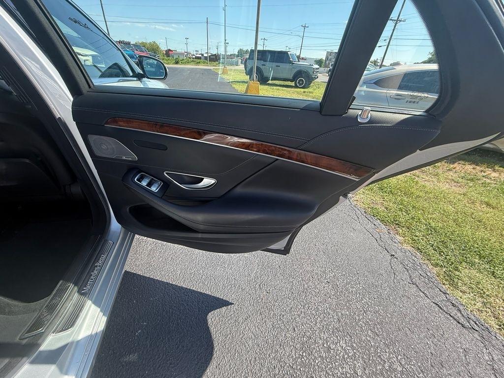 Mercedes-Benz S-Class S550 2014