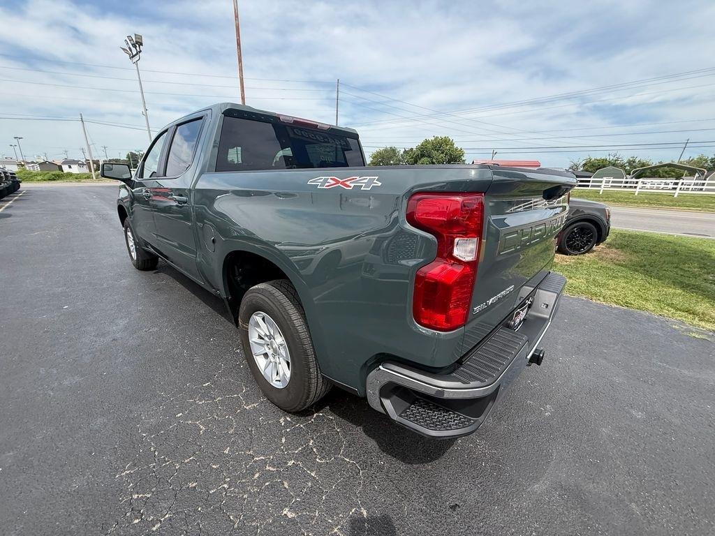 Chevrolet Silverado 1500 LT Crew Cab 4WD 2025