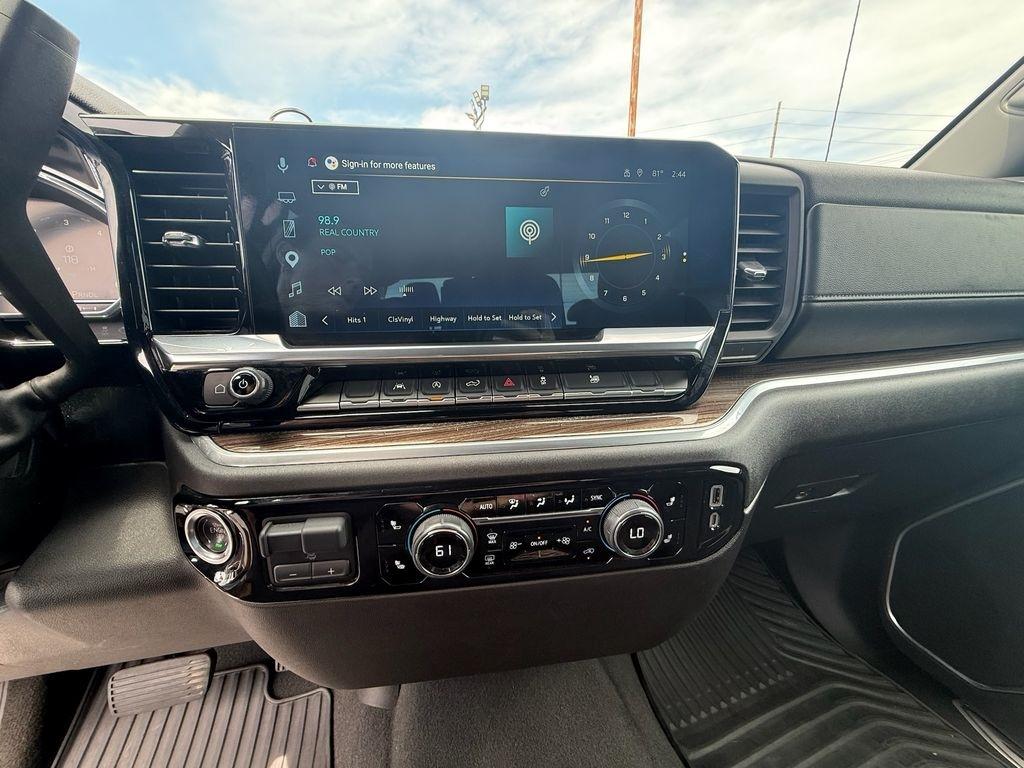 Chevrolet Silverado 1500 LT Crew Cab 4WD 2025