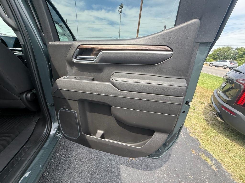 Chevrolet Silverado 1500 LT Crew Cab 4WD 2025