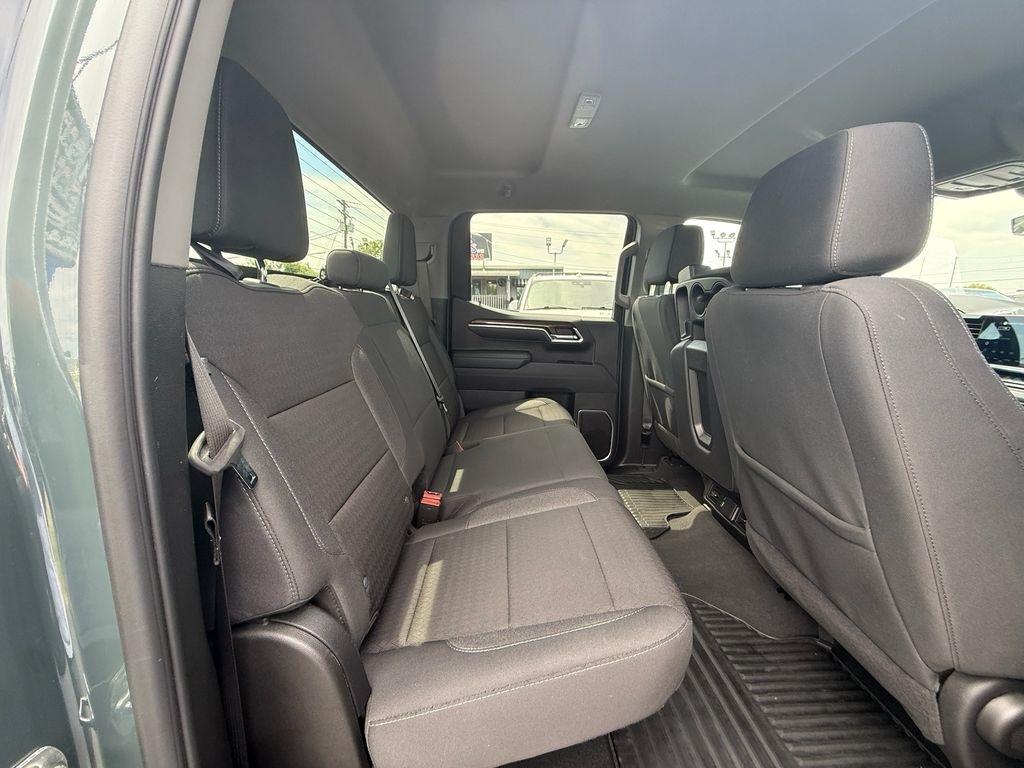 Chevrolet Silverado 1500 LT Crew Cab 4WD 2025