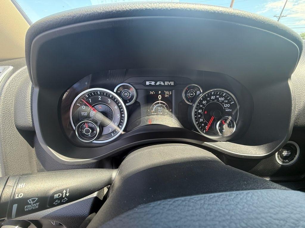 RAM 1500 Big Horn Quad Cab 4WD 2020
