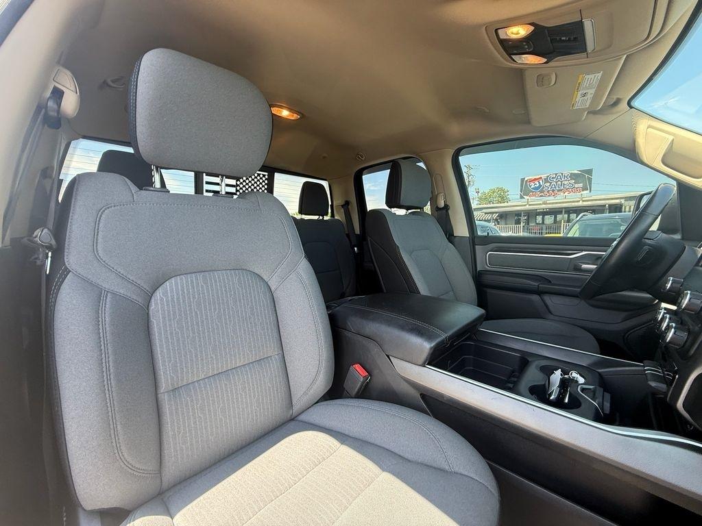RAM 1500 Big Horn Quad Cab 4WD 2020