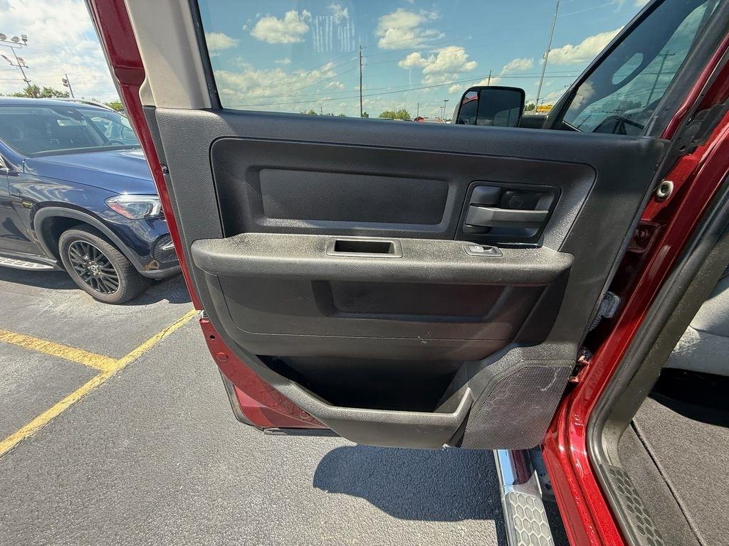 RAM 3500 Tradesman Crew Cab 4WD DRW 2018