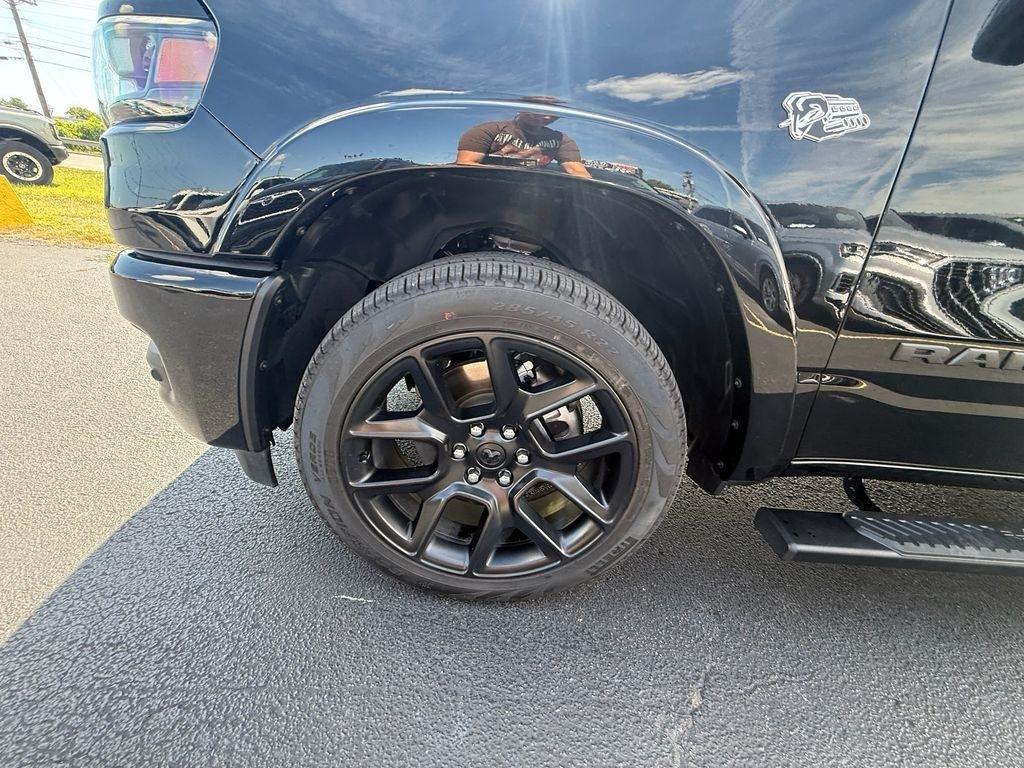 RAM 1500 Laramie Crew Cab SWB 4WD 2026