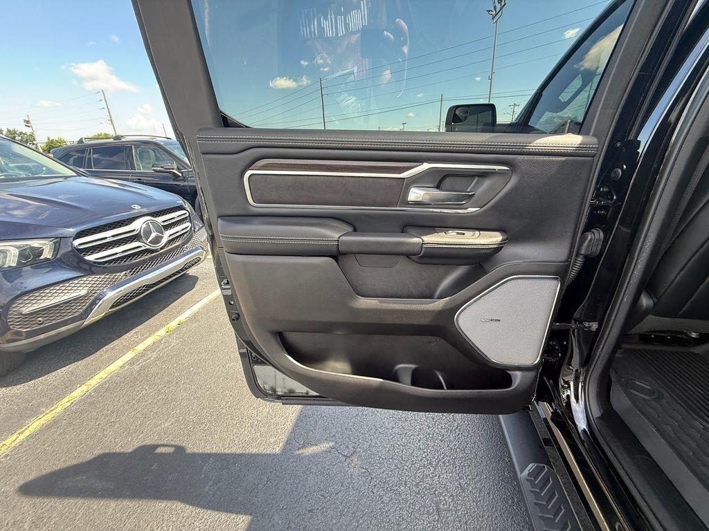 RAM 1500 Laramie Crew Cab SWB 4WD 2026