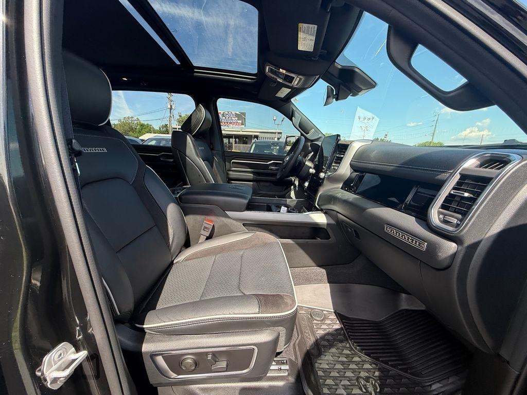 RAM 1500 Laramie Crew Cab SWB 4WD 2026