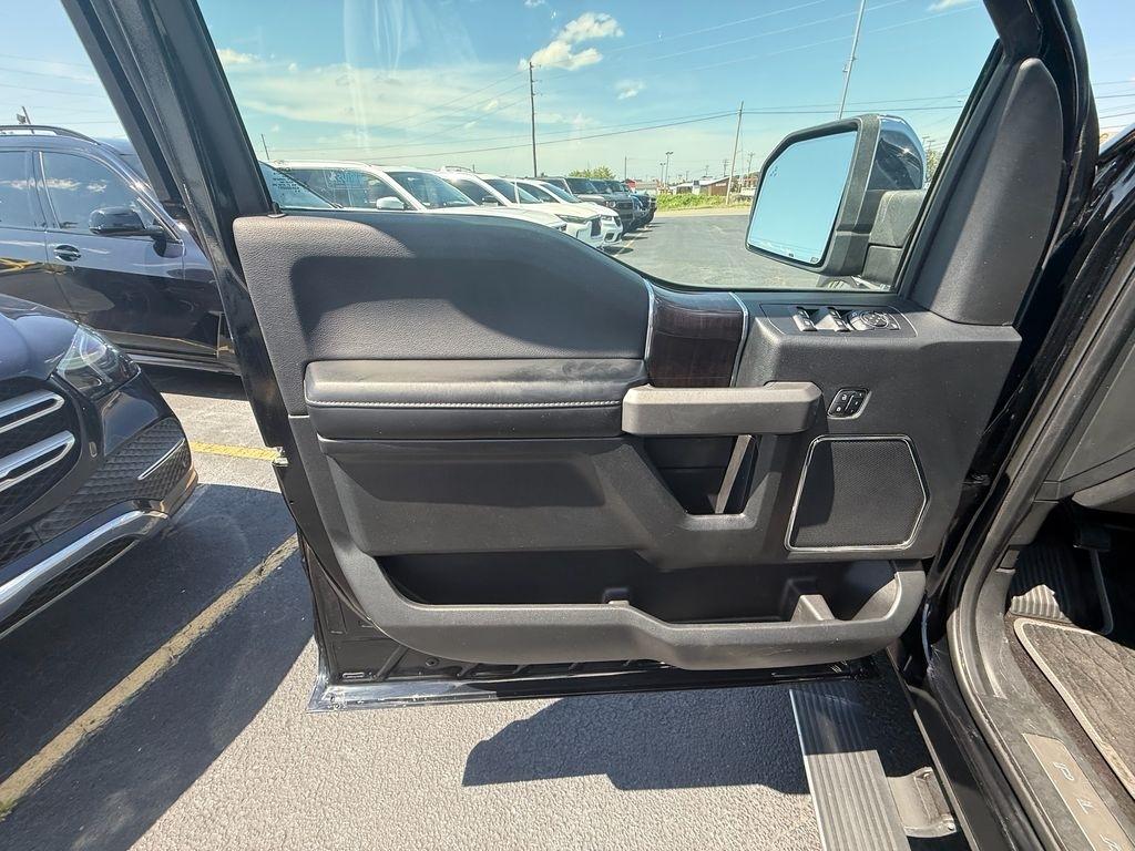 Ford F-150 Lariat SuperCrew 5.5-ft. Bed 4WD 2016