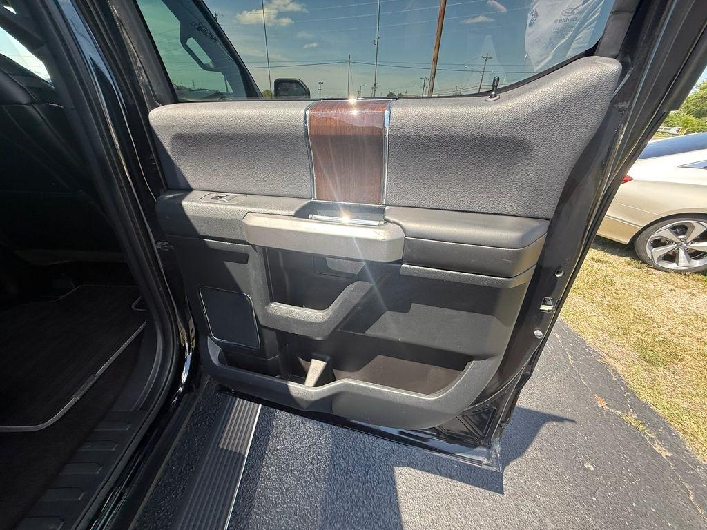 Ford F-150 Lariat SuperCrew 5.5-ft. Bed 4WD 2016