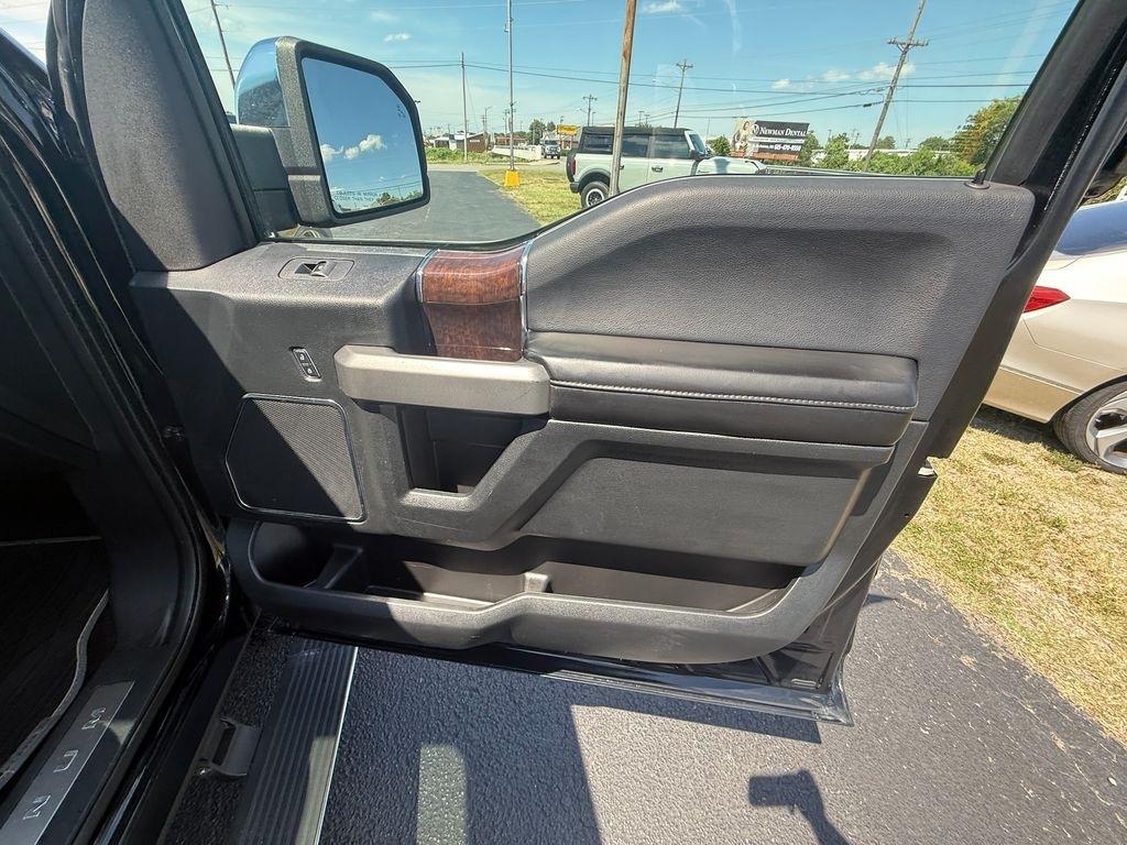 Ford F-150 Lariat SuperCrew 5.5-ft. Bed 4WD 2016