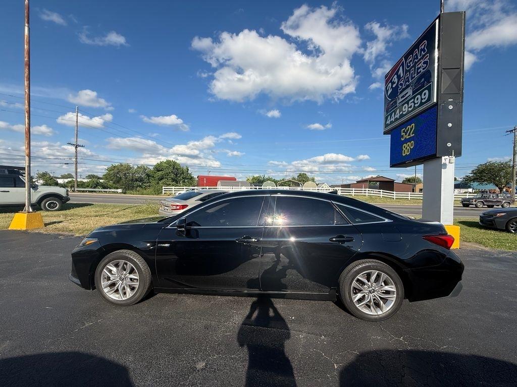Toyota Avalon Hybrid XLE 2021