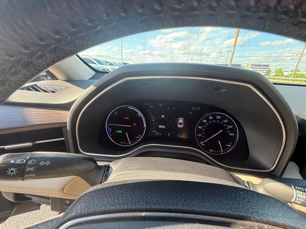 Toyota Avalon Hybrid XLE 2021
