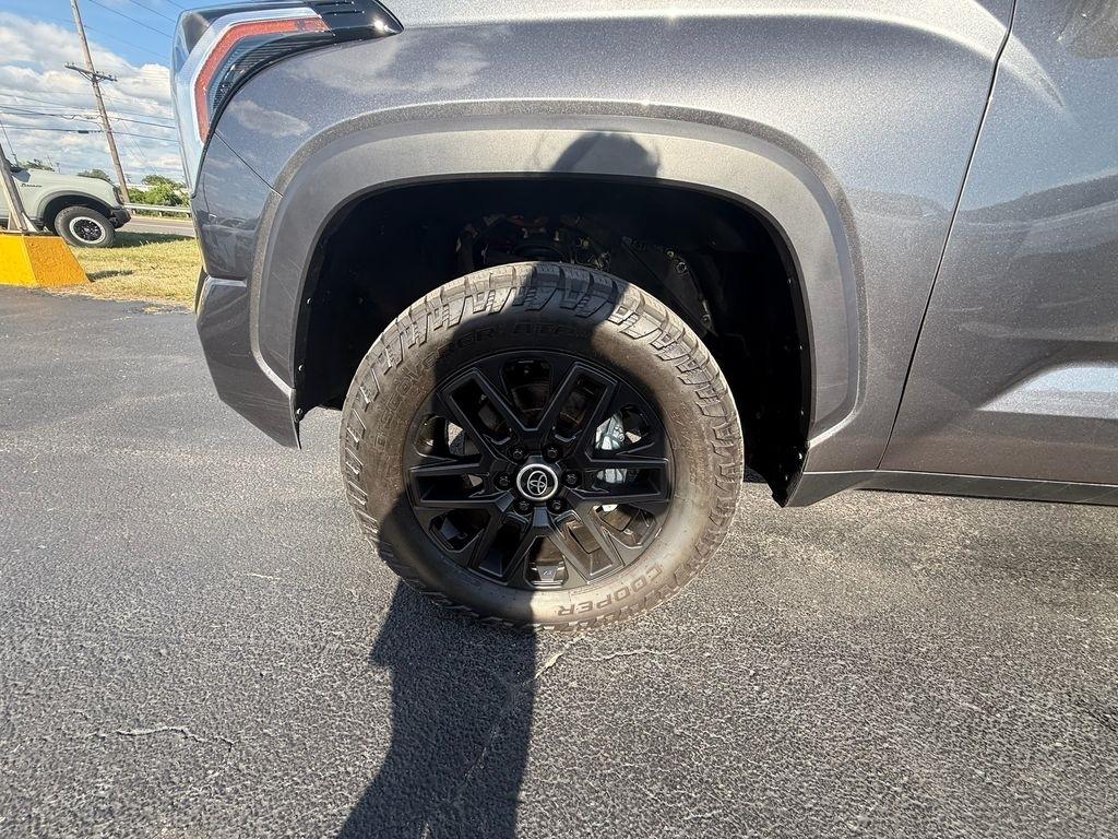 Toyota Tundra Limited CrewMax 4WD Hybrid 2024