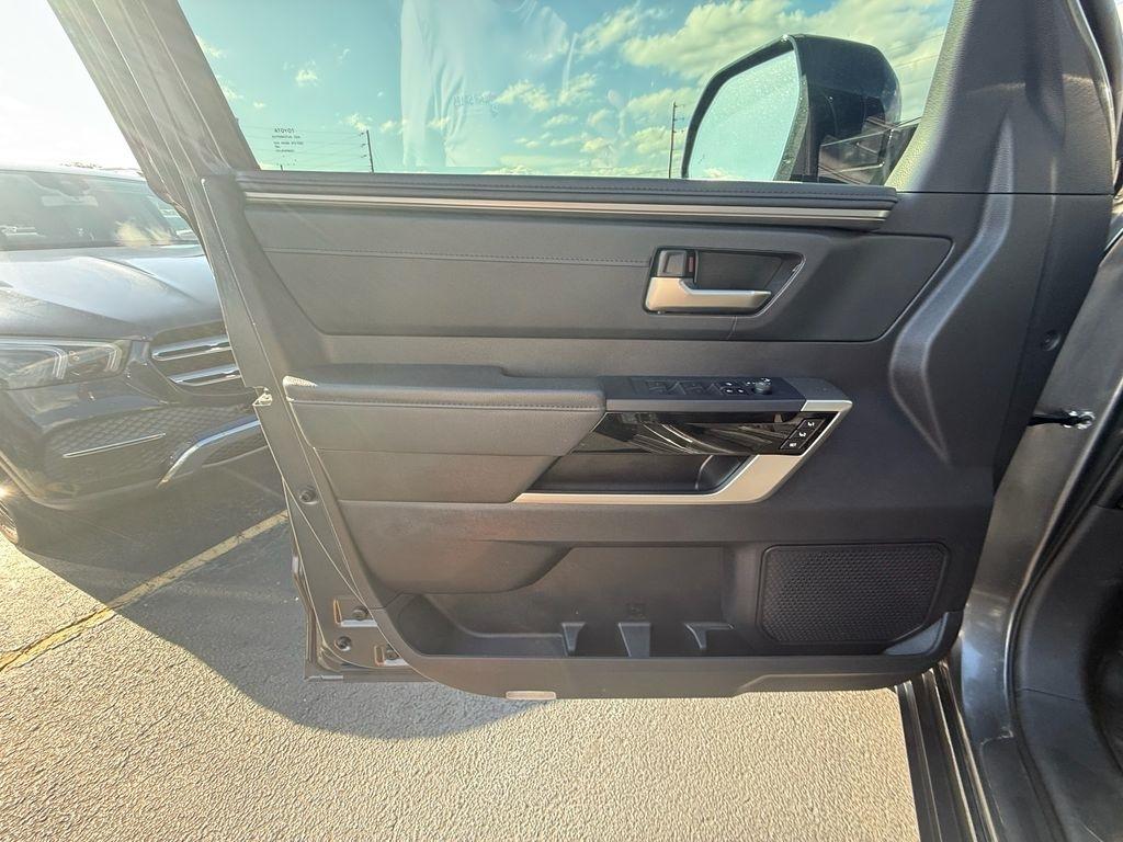 Toyota Tundra Limited CrewMax 4WD Hybrid 2024