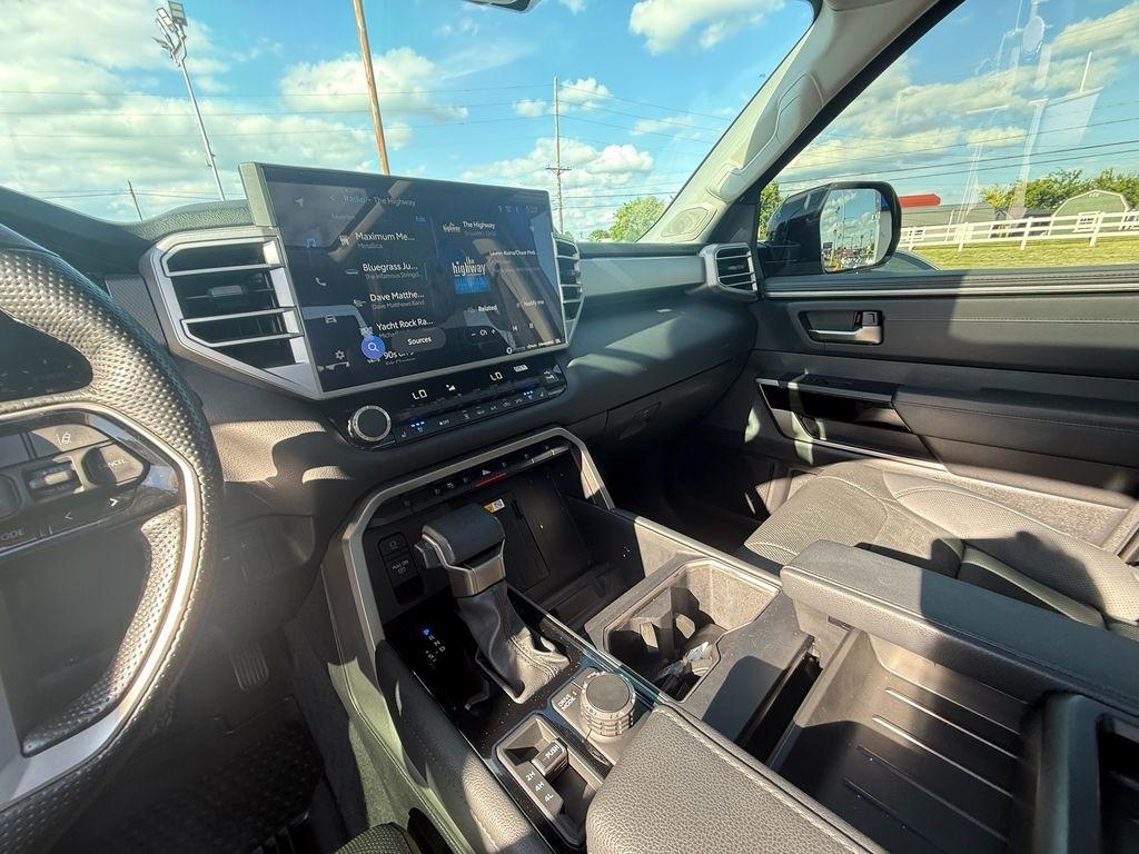 Toyota Tundra Limited CrewMax 4WD Hybrid 2024