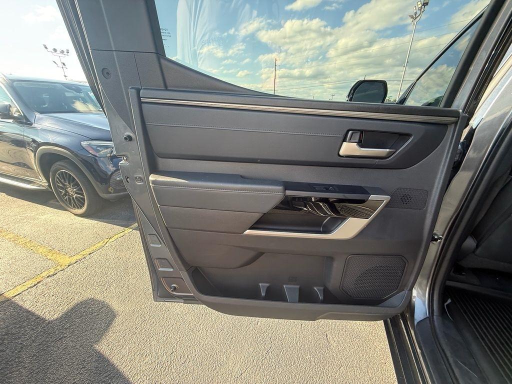 Toyota Tundra Limited CrewMax 4WD Hybrid 2024