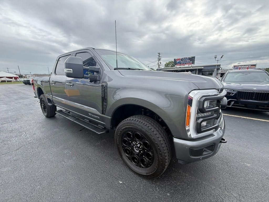 Ford F-250 SD Lariat Crew Cab 4WD 2023