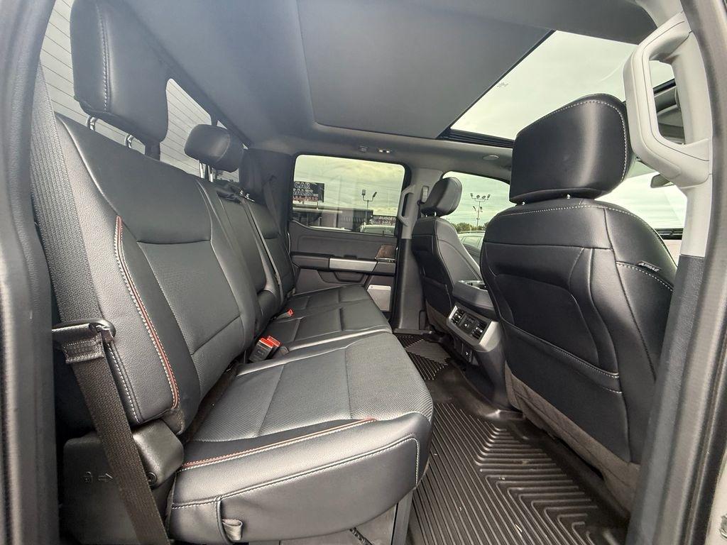Ford F-250 SD Lariat Crew Cab 4WD 2023