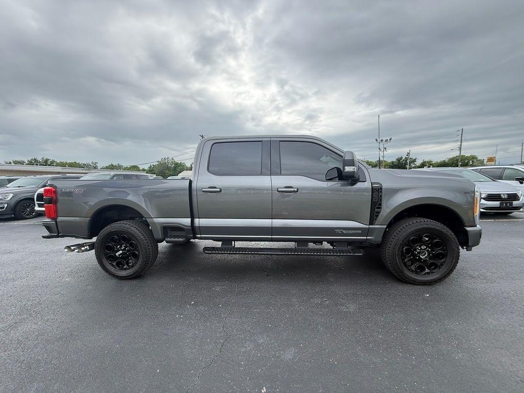 Ford F-250 SD Lariat Crew Cab 4WD 2023