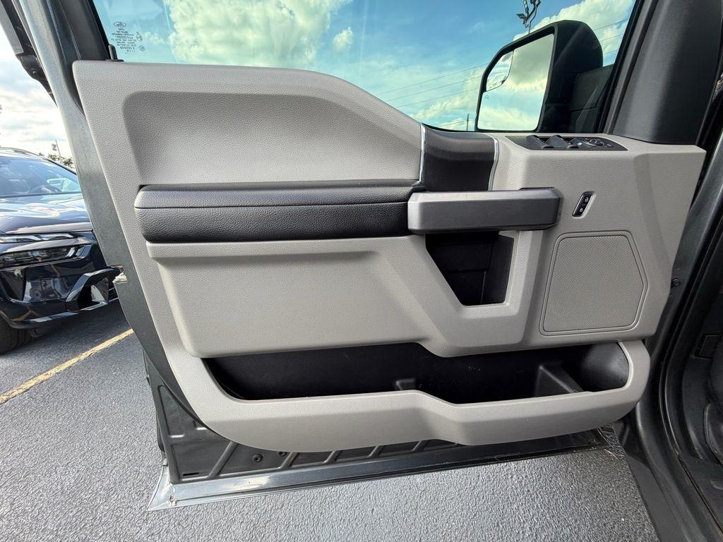 Ford F-150 XLT SuperCrew 4WD 2019