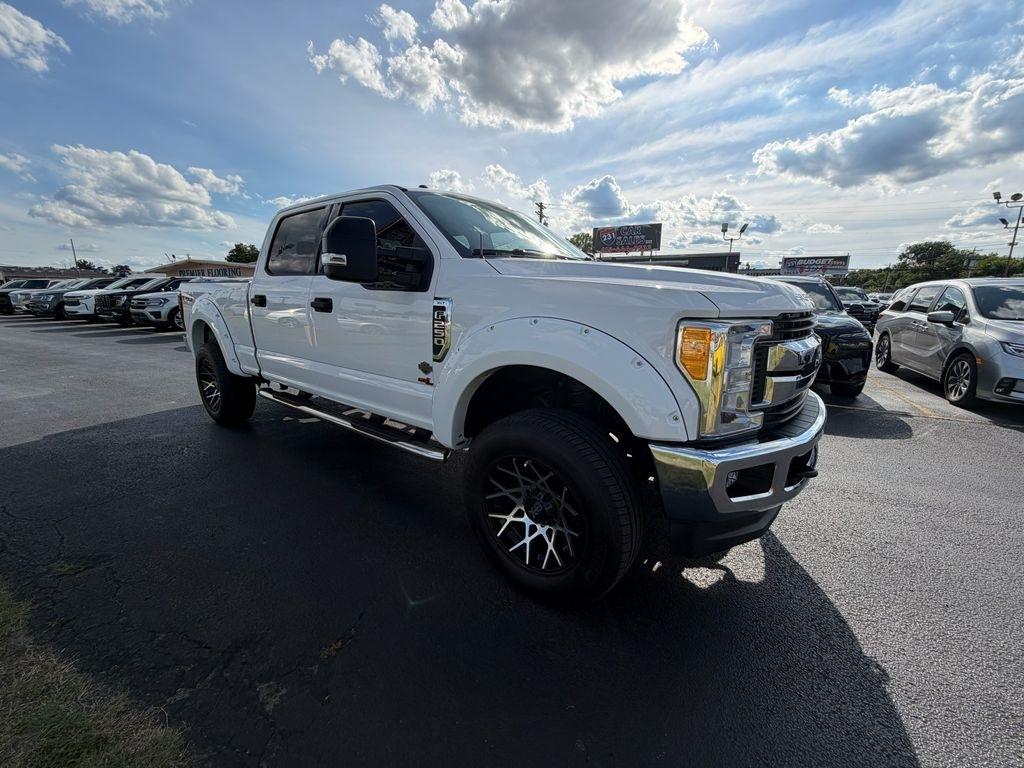 Ford F-250 SD XLT Crew Cab 4WD 2017