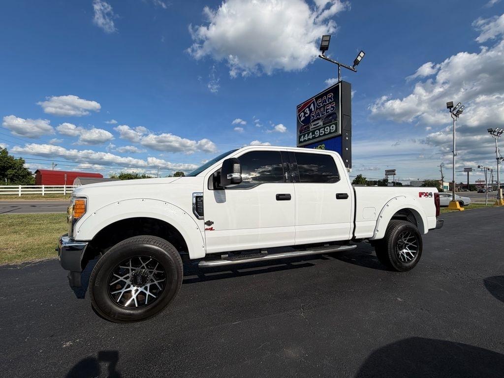 Ford F-250 SD XLT Crew Cab 4WD 2017