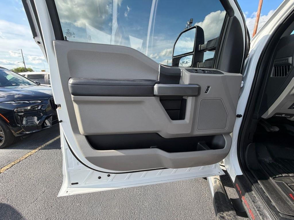 Ford F-250 SD XLT Crew Cab 4WD 2017