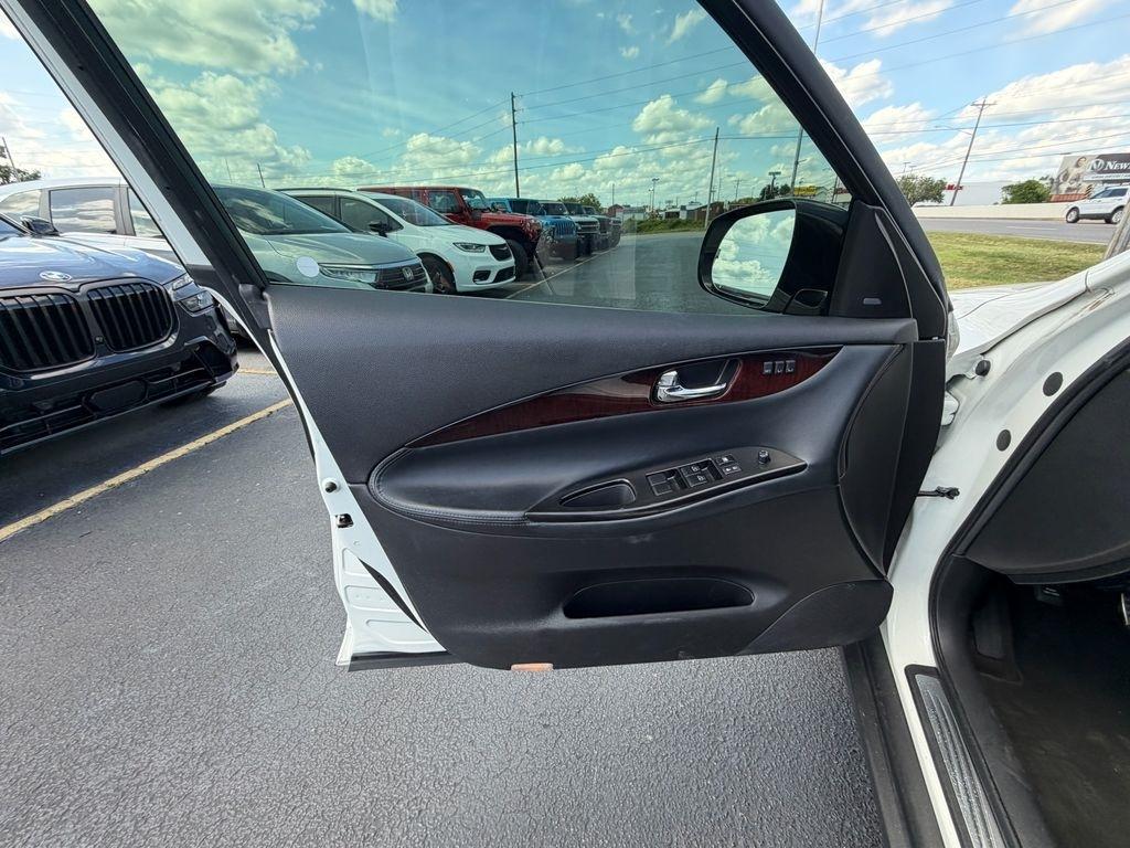 Infiniti QX50 Base AWD 2016