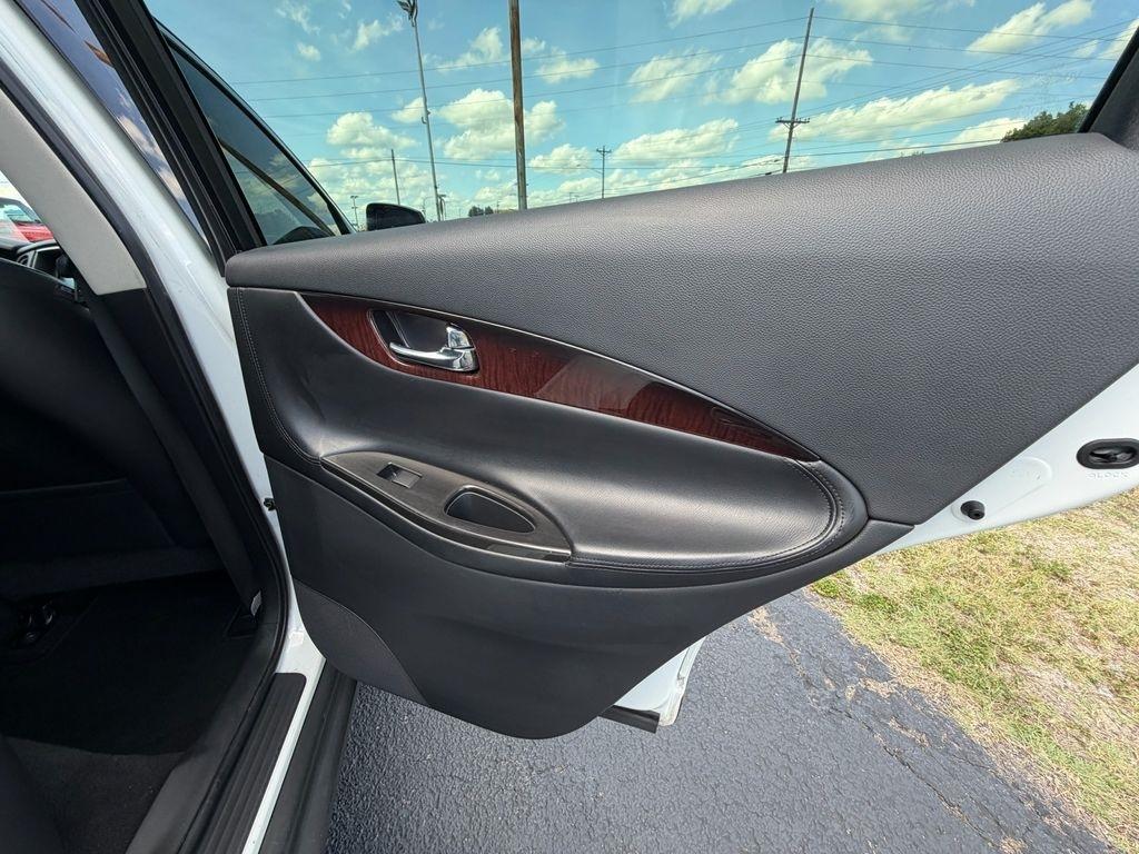 Infiniti QX50 Base AWD 2016