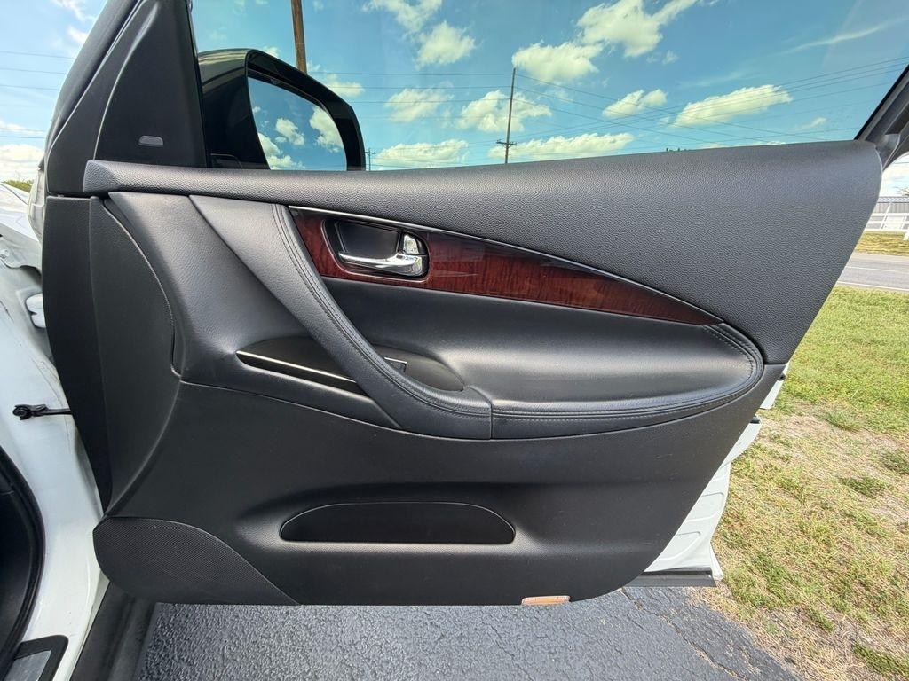 Infiniti QX50 Base AWD 2016