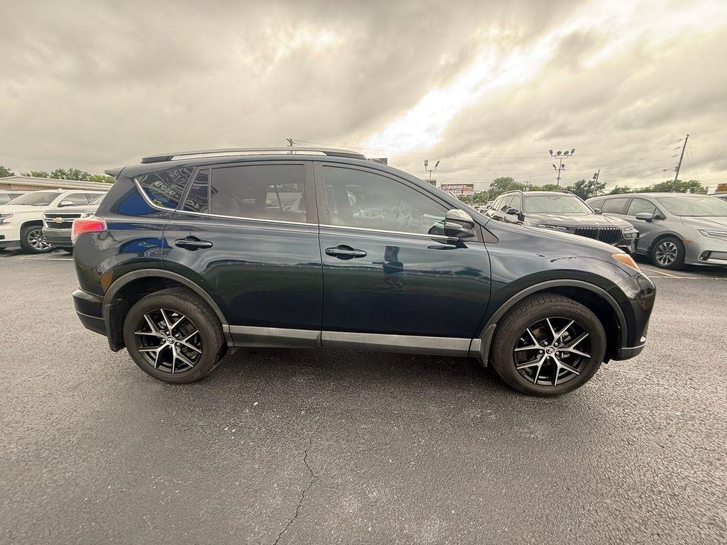 Toyota RAV4 SE 4WD 2018