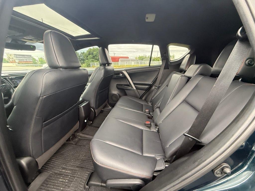 Toyota RAV4 SE 4WD 2018