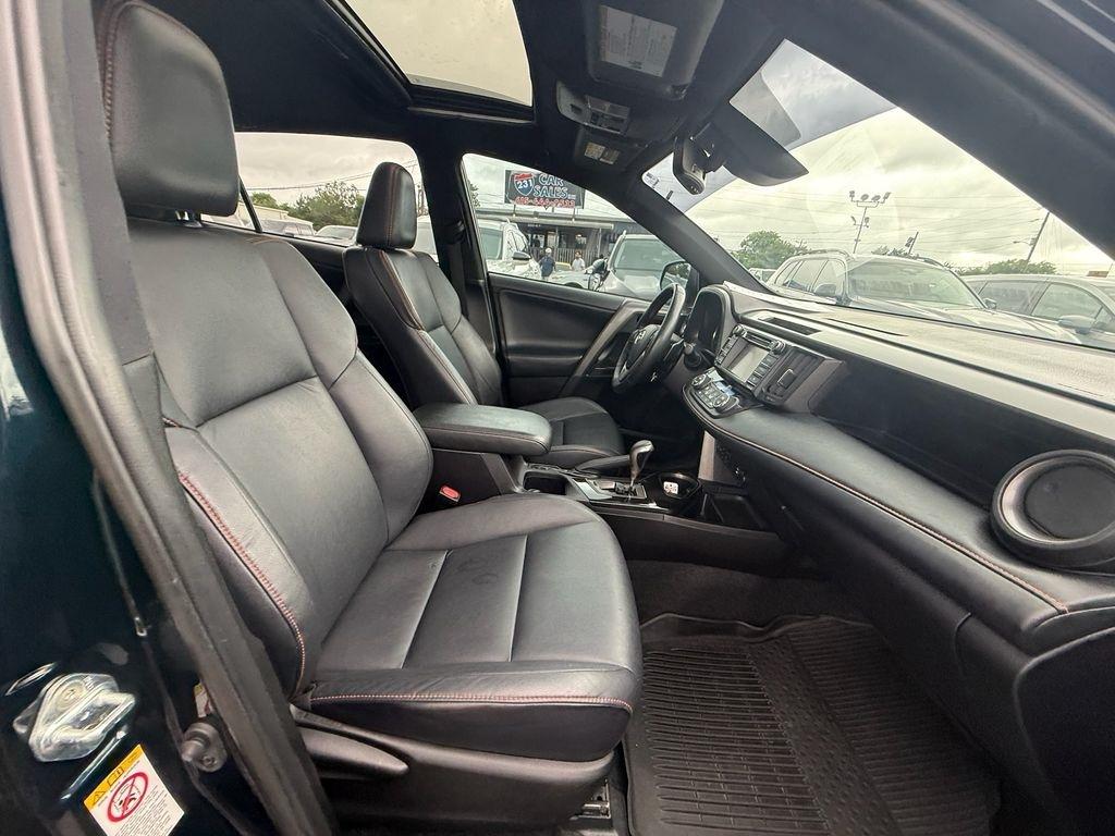 Toyota RAV4 SE 4WD 2018