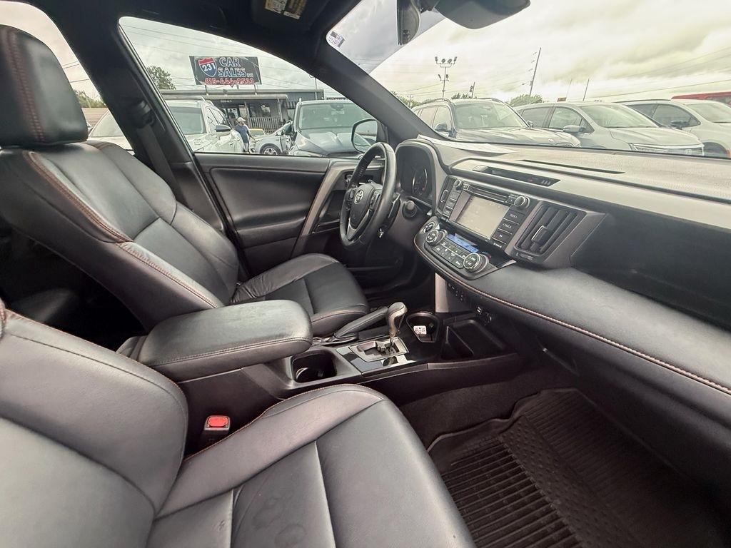 Toyota RAV4 SE 4WD 2018