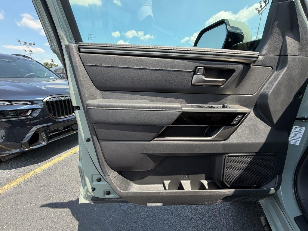 Toyota Tundra Limited CrewMax 4WD 2026