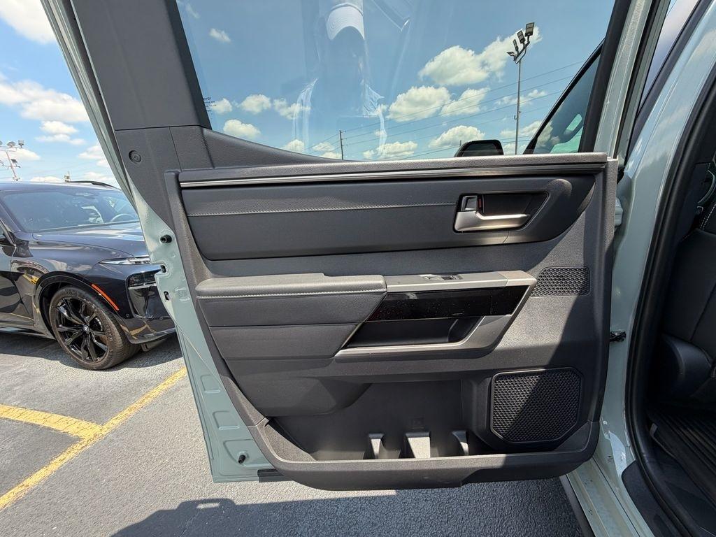 Toyota Tundra Limited CrewMax 4WD 2026