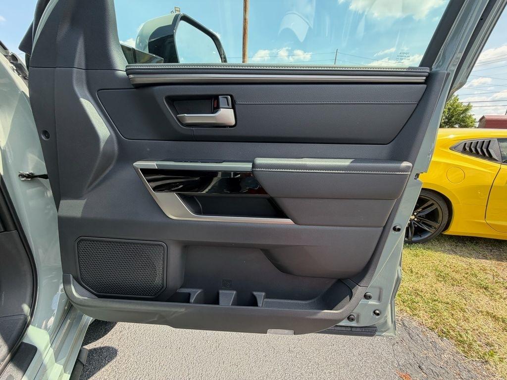 Toyota Tundra Limited CrewMax 4WD 2026