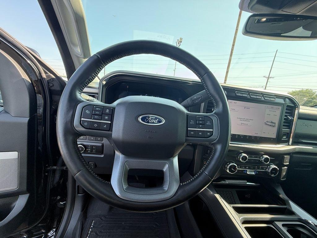 Ford F-350 SD Lariat Crew Cab Long Bed 4WD 2024