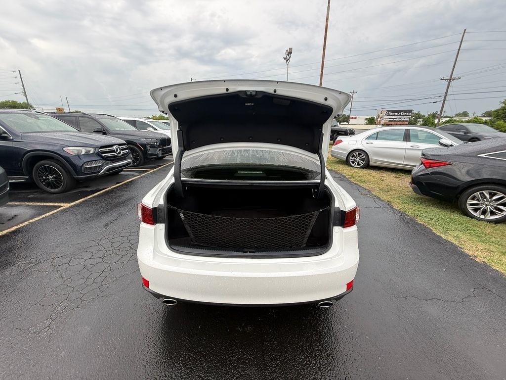 Lexus IS 300 AWD 2016