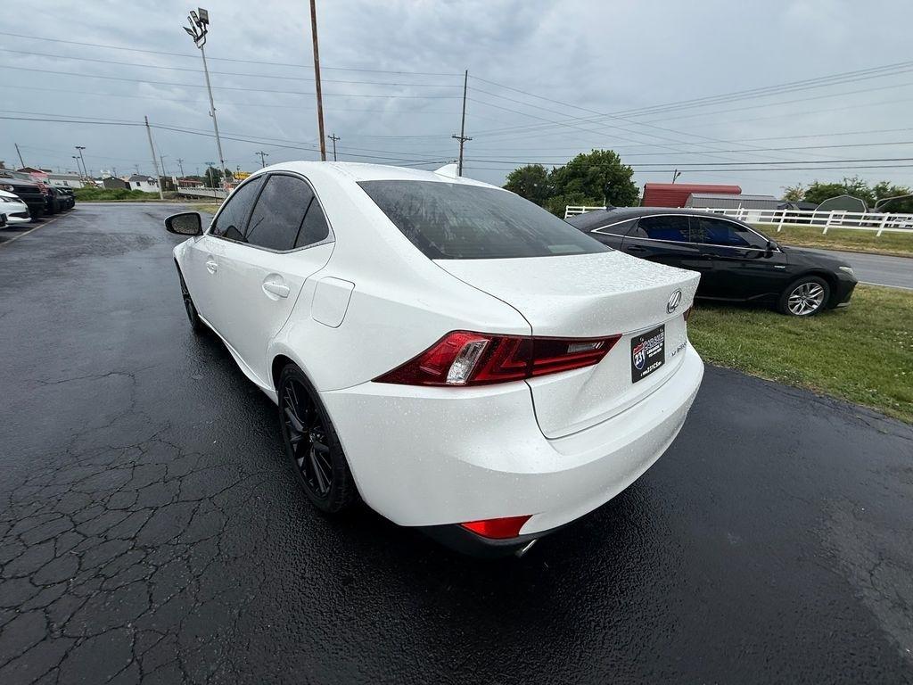 Lexus IS 300 AWD 2016
