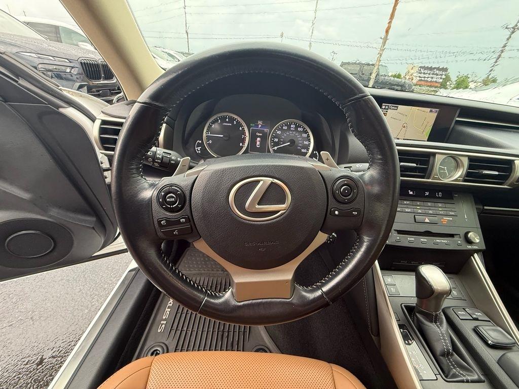 Lexus IS 300 AWD 2016