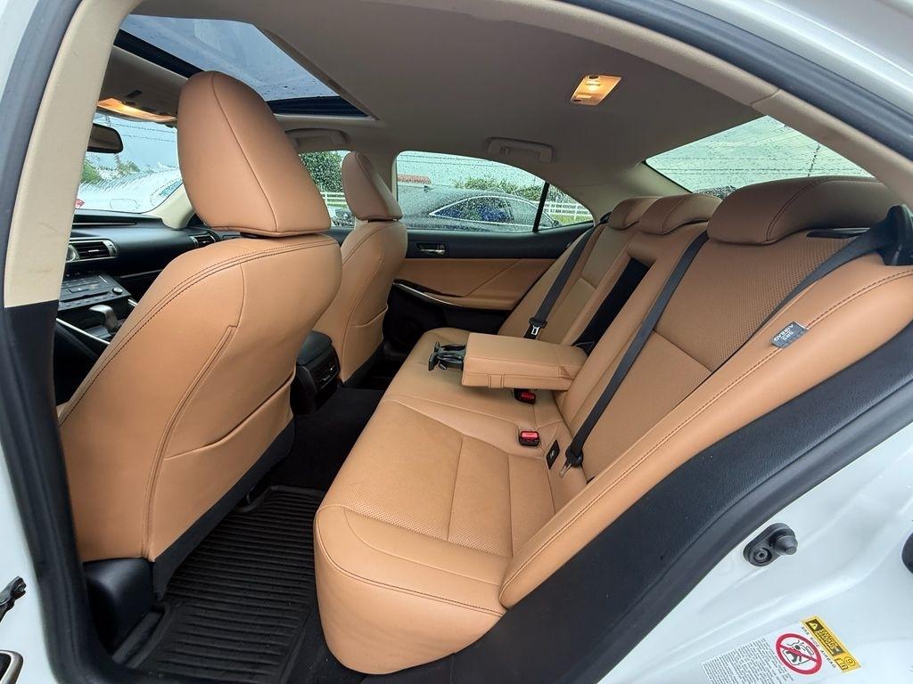 Lexus IS 300 AWD 2016